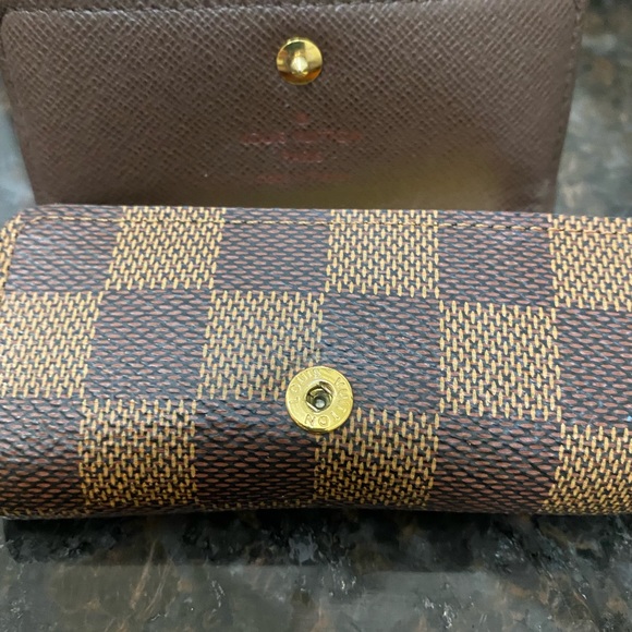 Louis Vuitton key pouch - Picture 3 of 5